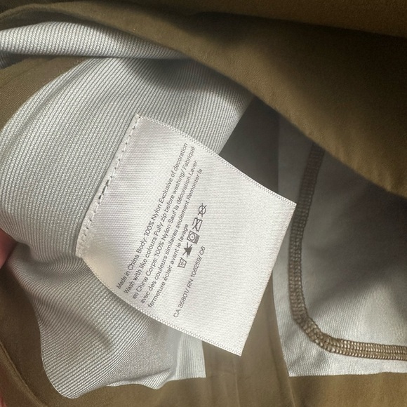 Lululemon Rain Rival jacket - Picture 14 of 16